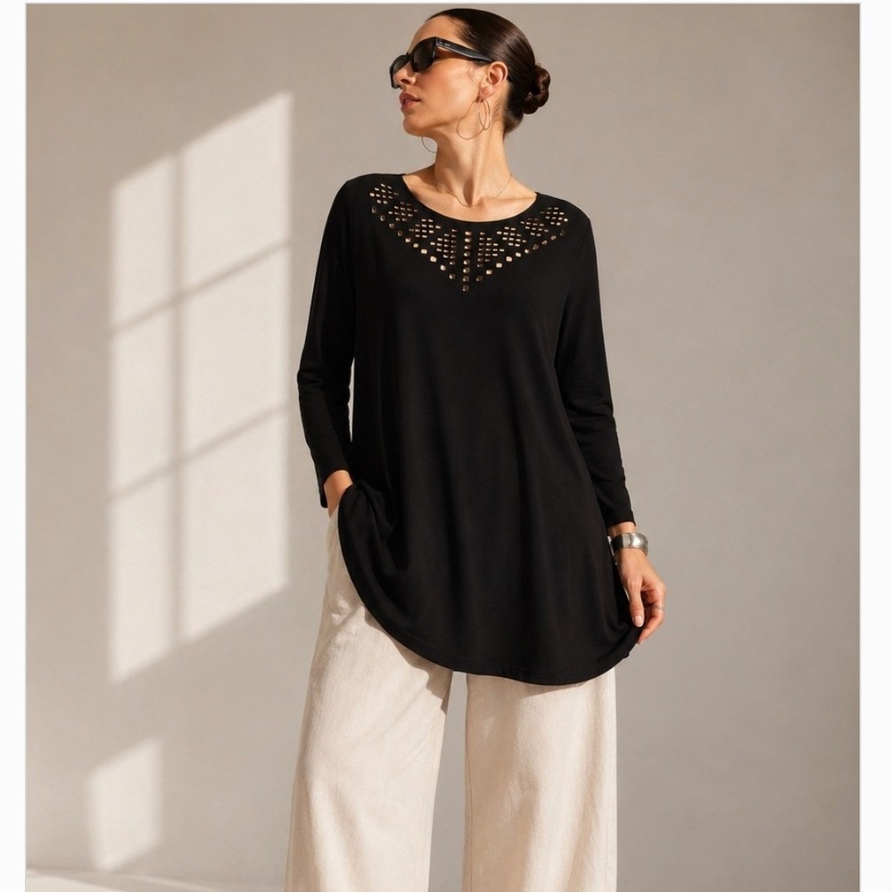 Sympli‎ Black Laser Cut Tunic Top SZ 18 Travel Comfort Minimalist Closet Staple